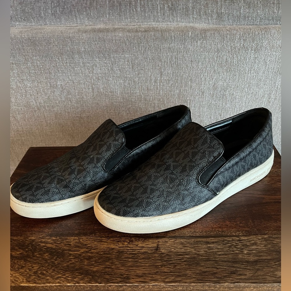 Women's Keaton Slip-On Signature Logo Sneakers Size 8